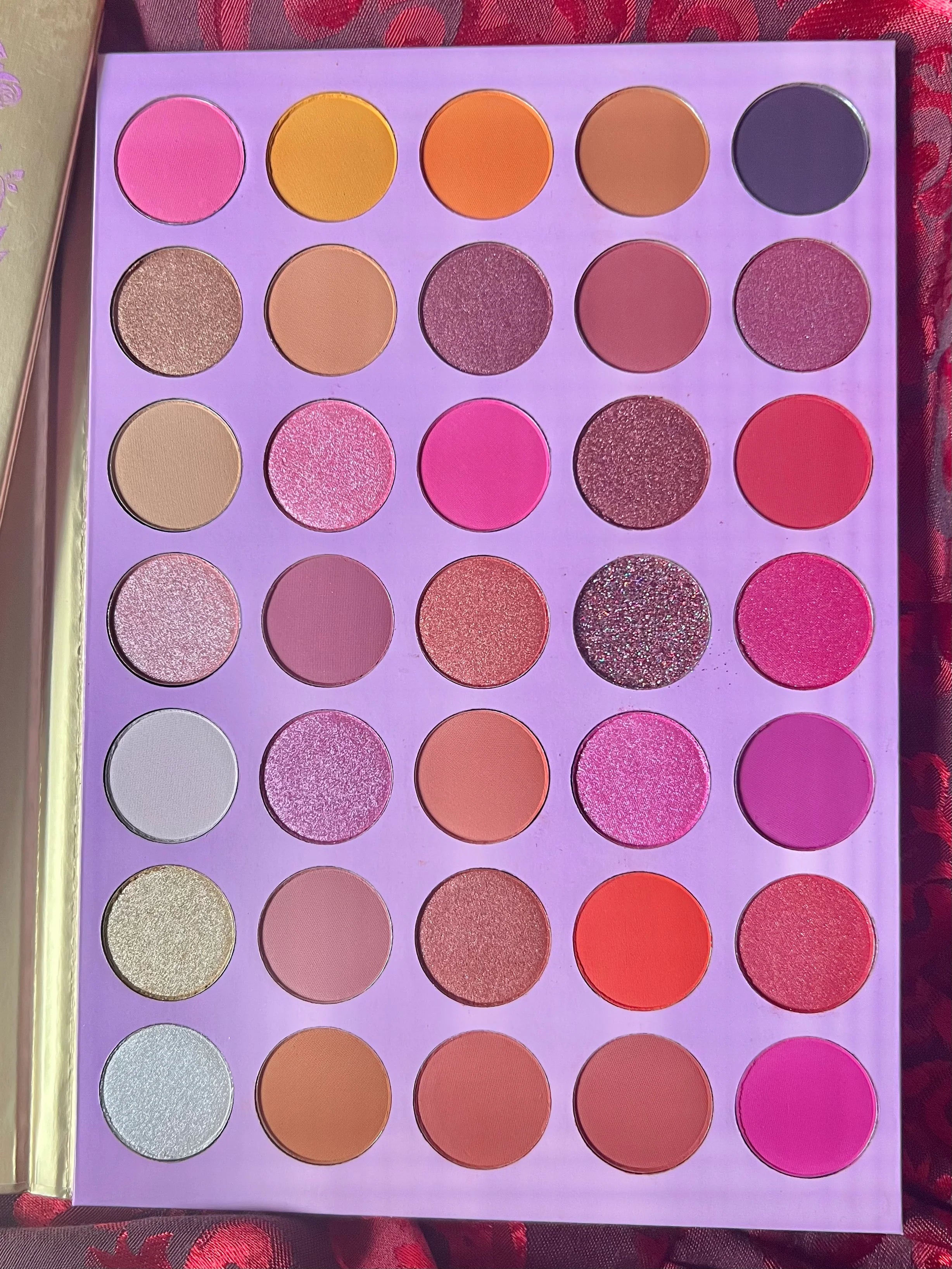 QUEEN OF HEARTS - Pressed eyeshadow palette